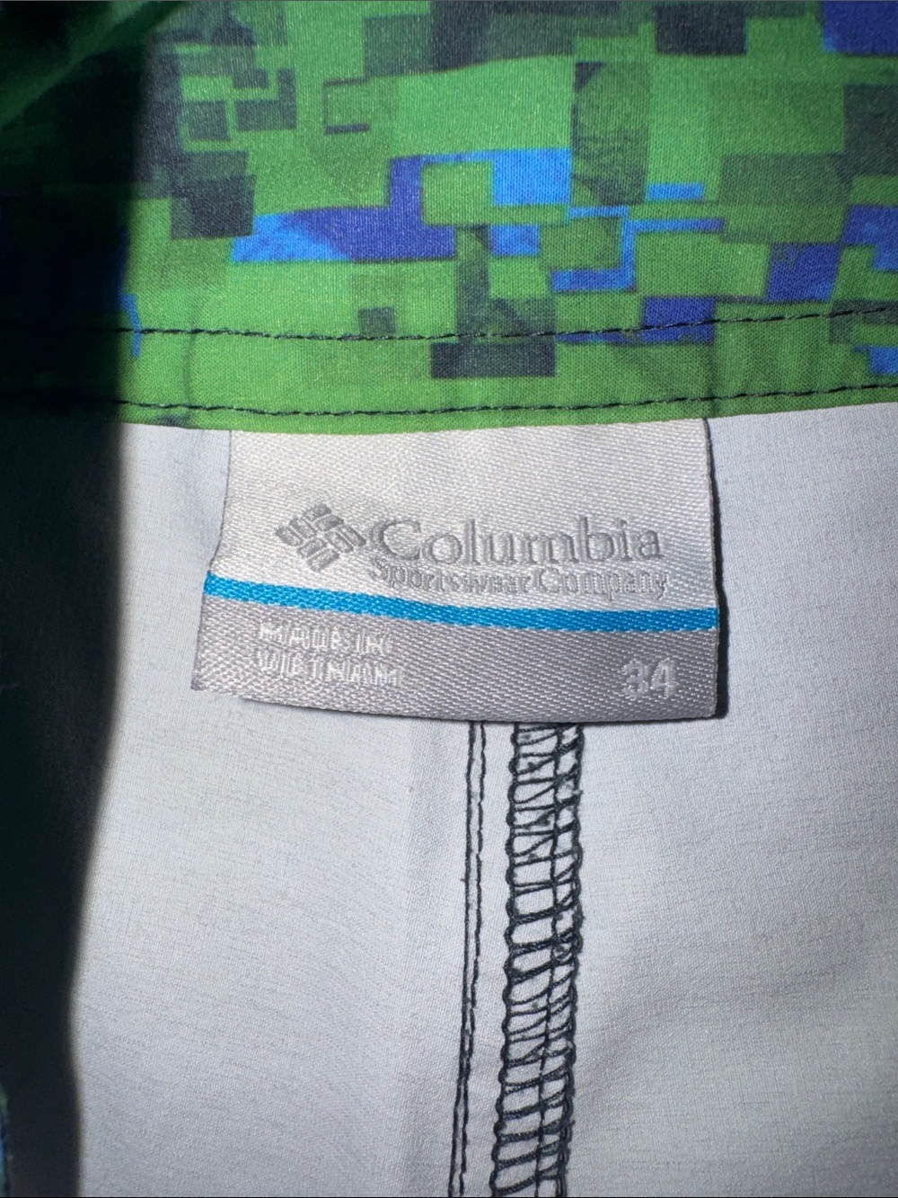 Columbia PFG Board Shorts Mens 34 Green Yellow Digital Camo Swim Fishing Trunks - Picture 4 of 5